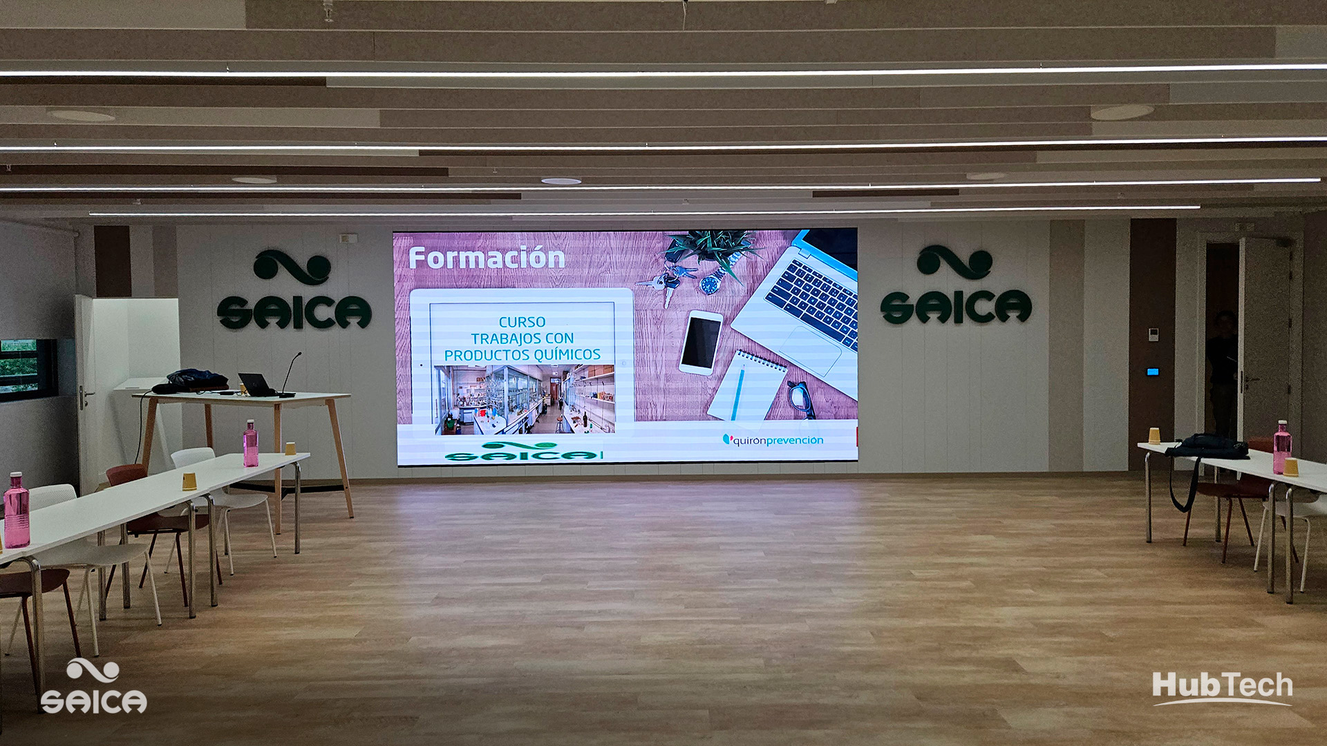 Proyecto audiovisual HubTech en sala multiusos